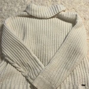 Hollister White Cable Knit Turtleneck Sweater